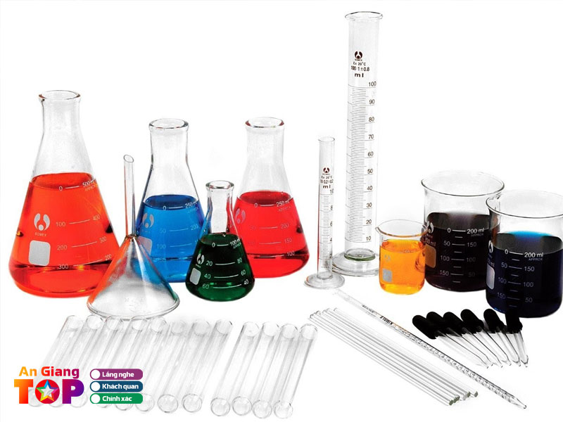 Cong-ty-tnhh-san-xuat-tmdv-hoa-chat-phuc-huong-angiangtoplist