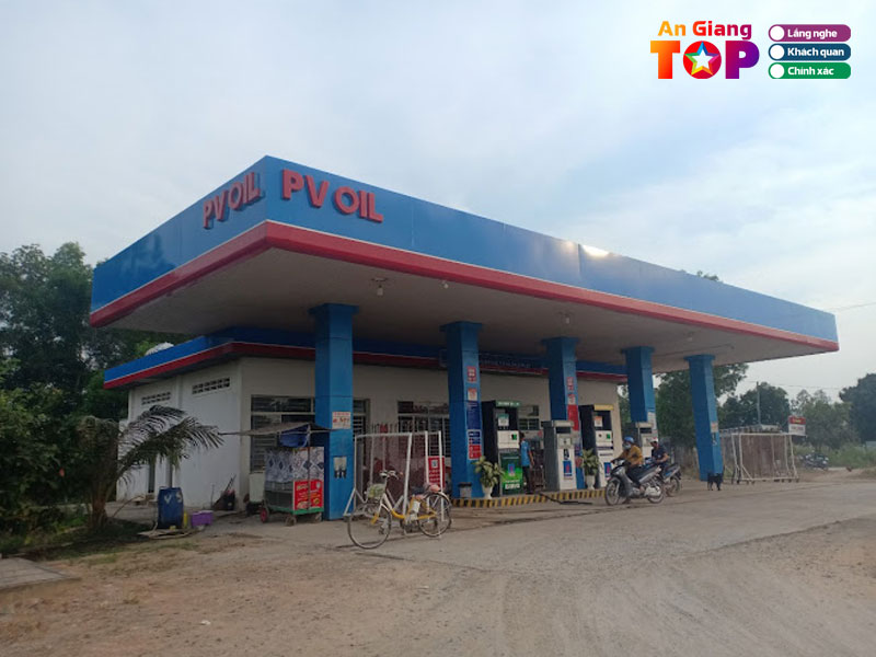 Cua-hang-xang-dau-pvoil-so-63-angiangtoplist