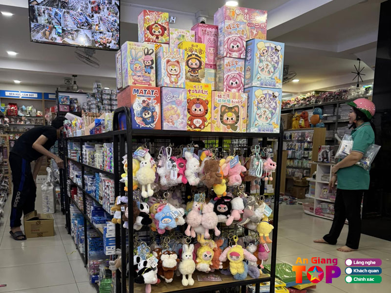 Nha-sach-hua-van-trung-angiangtoplist