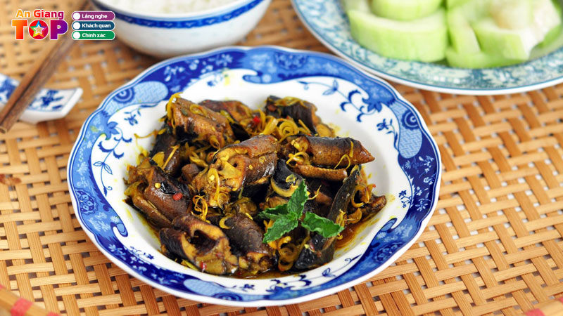 Top-5-quan-an-mon-luon-dong-o-an-giang-dam-da-tinh-que-angiangtoplist