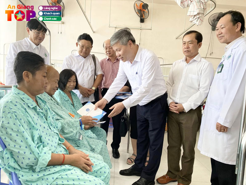 Benh-vien-da-khoa-trung-tam-an-giang-co-dich-vu-nao-angiangtoplist