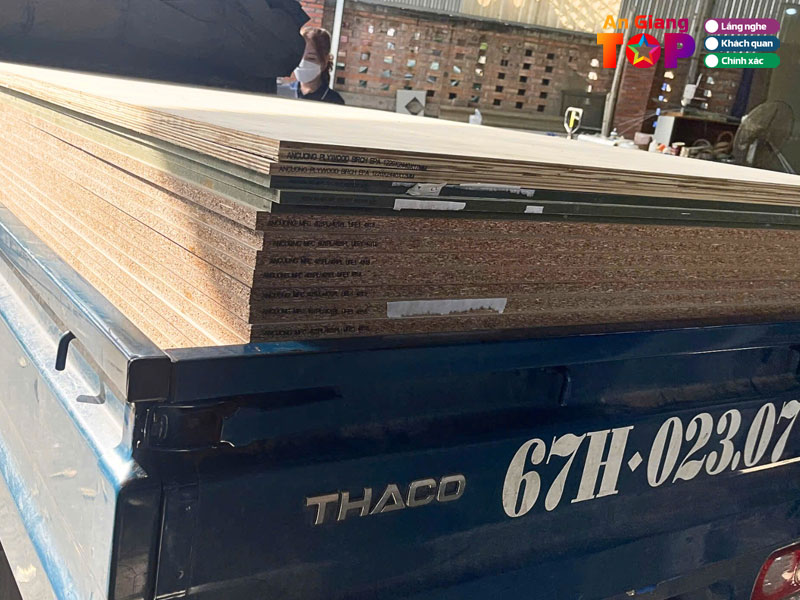 Kho-go-cong-nghiep-thanh-tam-angiangtoplist