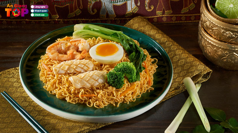 Top-6-quan-mi-tron-tai-an-giang-nhieu-topping-ngon-kho-cuong-angiangtoplist