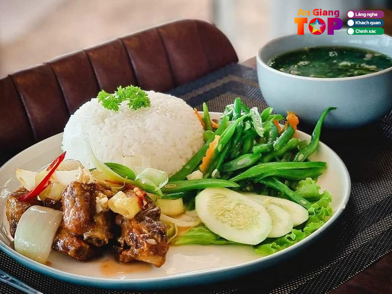 Com-tam-com-van-phong-online-angiangtoplist