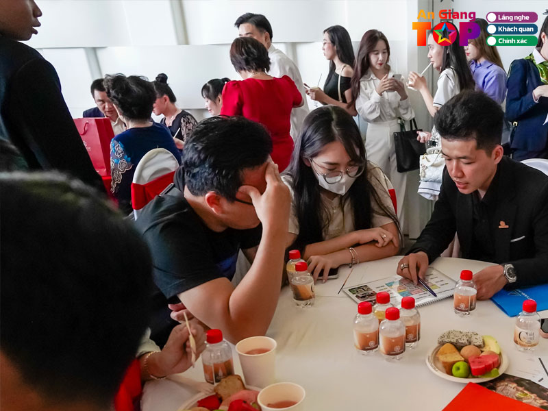 Cong-ty-co-phan-dich-vu-bat-dong-san-nam-mien-tay-angiangtoplist