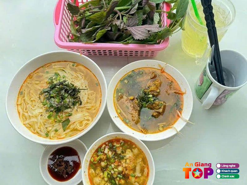 Hu-tieu-de-hong-ky-long-xuyen-angiangtoplist