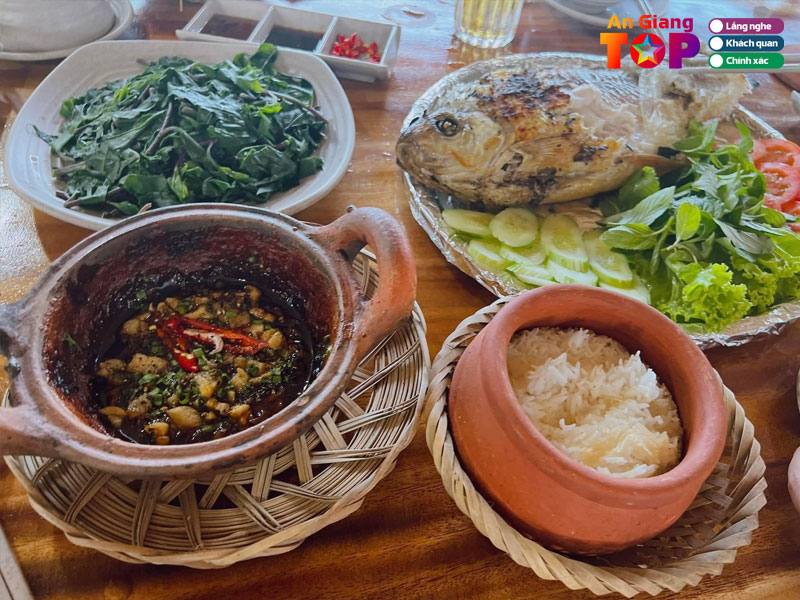 Nha-hang-com-nieu-ong-dia-1-angiangtoplist