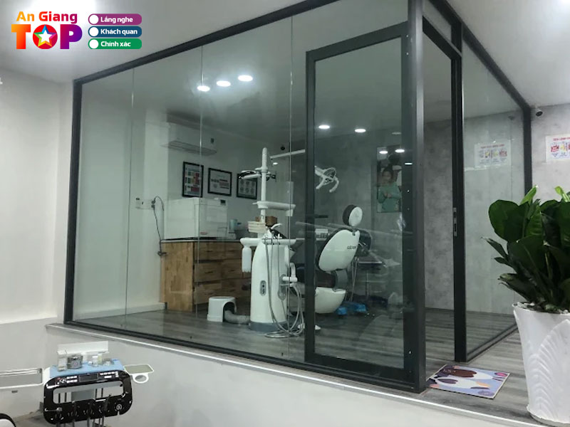 Nha-khoa-bao-ve-nu-cuoi-angiangtoplist