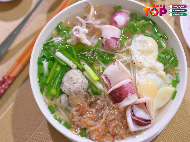 Quan-ngan-bun-thai-hu-tieu-muc-angiangtoplist