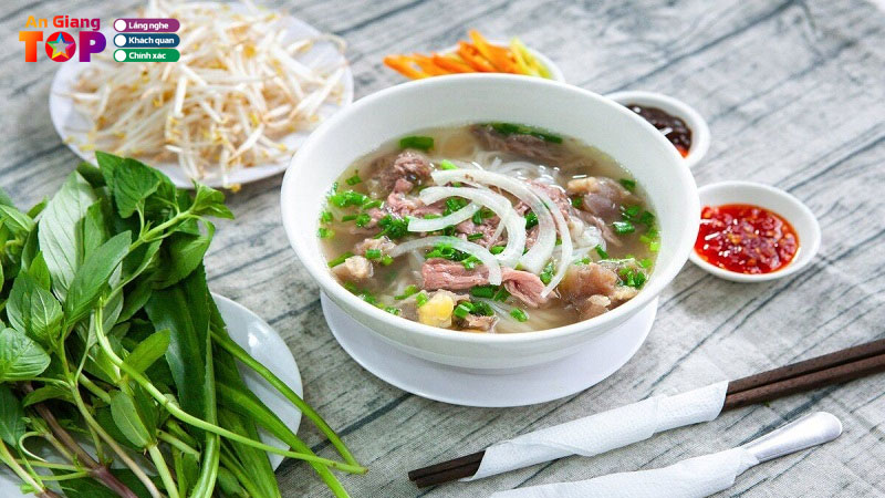 Top-10-quan-pho-tai-an-giang-ngon-nuoc-dung-ngot-thanh-angiangtoplist