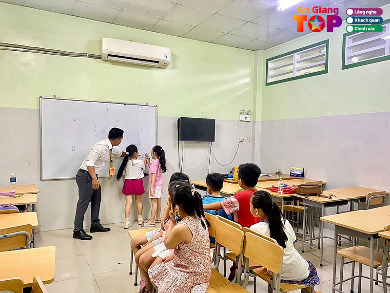 Trung-tam-anh-ngu-quoc-te-epica-english-angiangtoplist