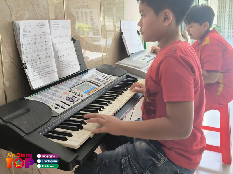 Trung-tam-l-music-angiangtoplist