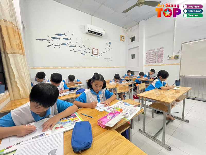 Trung-tam-ngoai-ngu-minh-viet-angiangtoplist