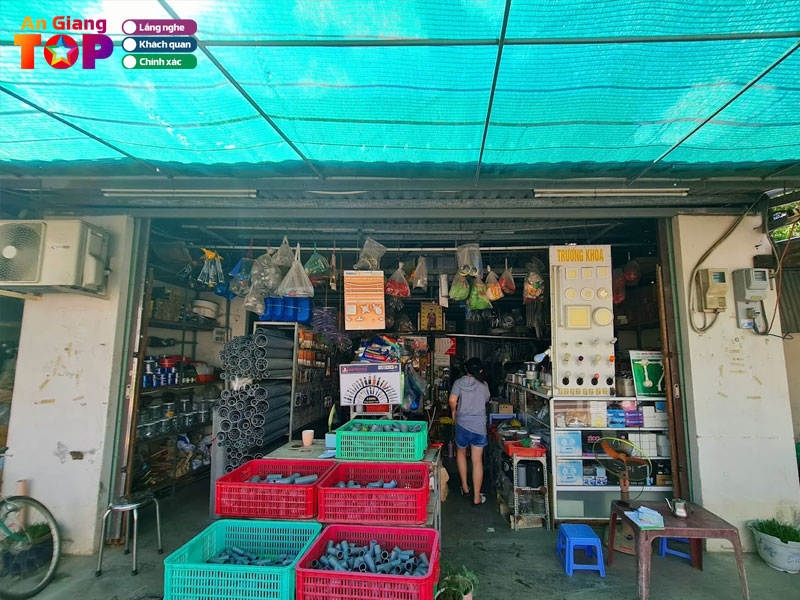 Cua-hang-dien-nuoc-truong-khoa-angiangtoplist