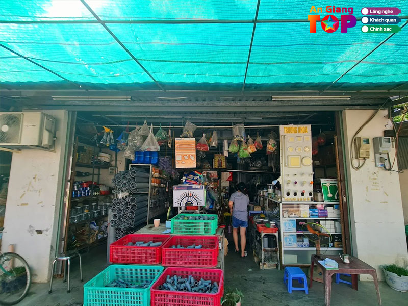 Cua-hang-dien-nuoc-truong-khoa-dia-chi-ban-tap-vat-sat-o-an-giang-gia-tot-angiangtoplist