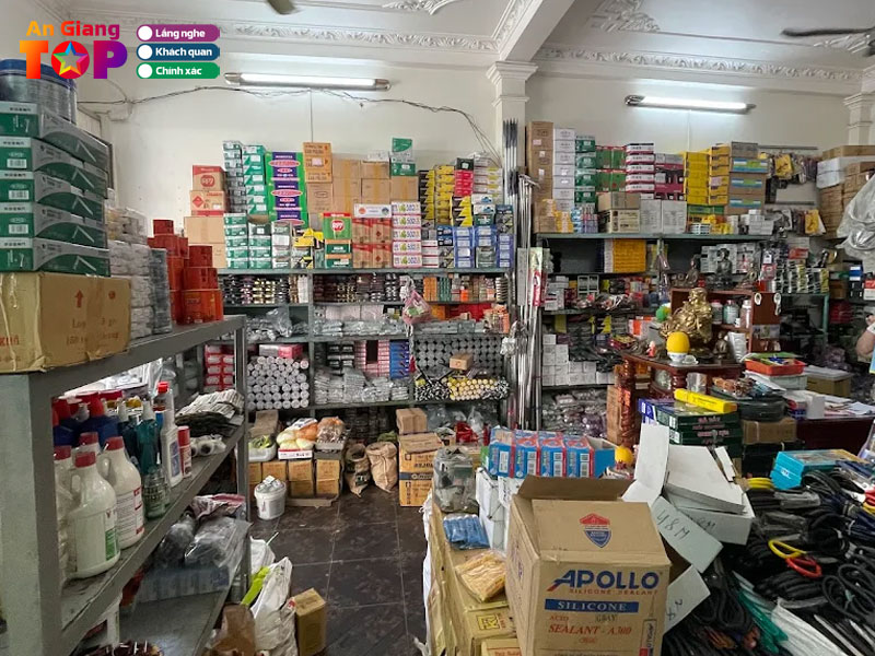 Cua-hang-tap-vat-sat-ngoc-thao-angiangtoplist