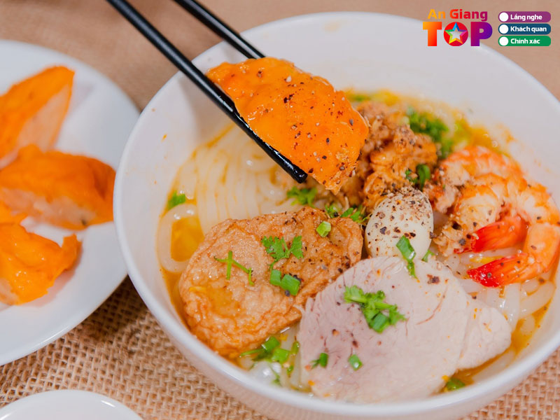 Quan-banh-canh-cua-khang-angiangtoplist