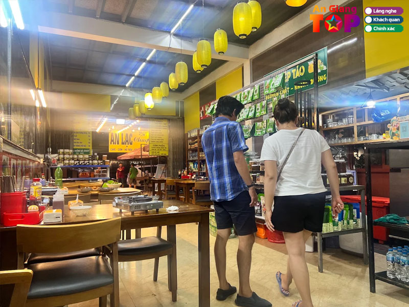 Quan-chay-an-lac-angiangtoplist