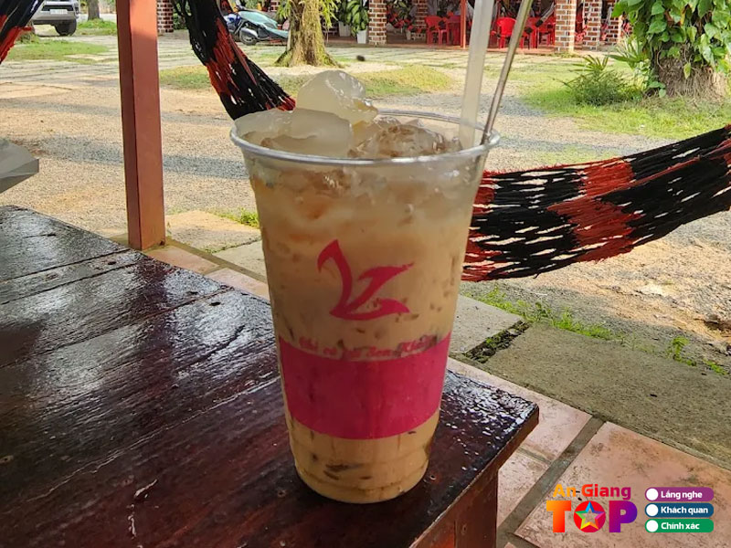 Quan-thot-not-sen-khiet-angiangtoplist