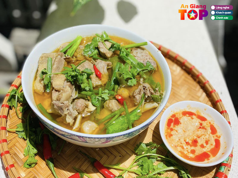 Quan-vit-nau-chao-102-angiangtoplist