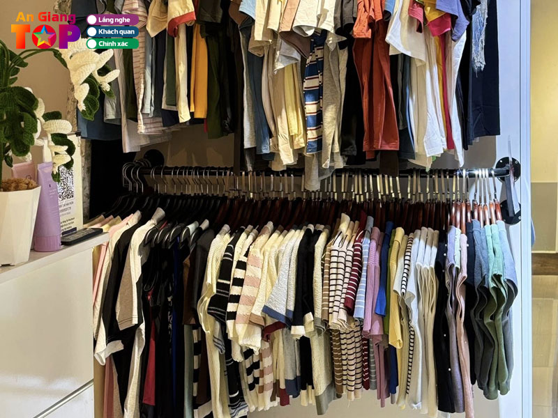 Bong-boutique-dia-chi-ban-ao-croptop-o-an-giang-xinh-xan-angiangtoplist