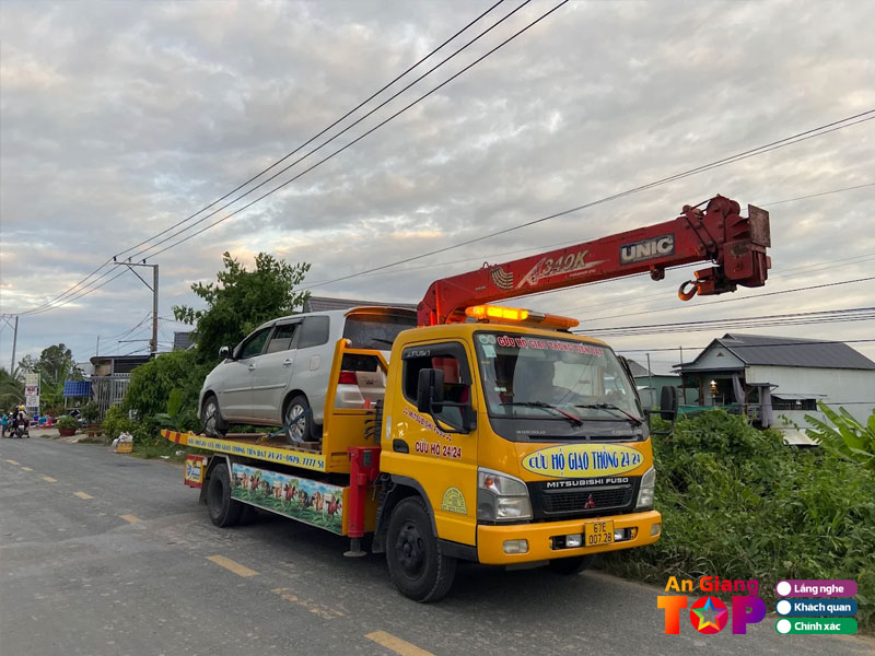 Cuu-ho-giao-thong-tien-dat-angiangtoplist