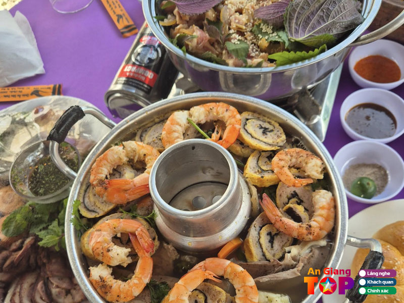 Dich-vu-nau-an-hoang-yen-angiangtoplist