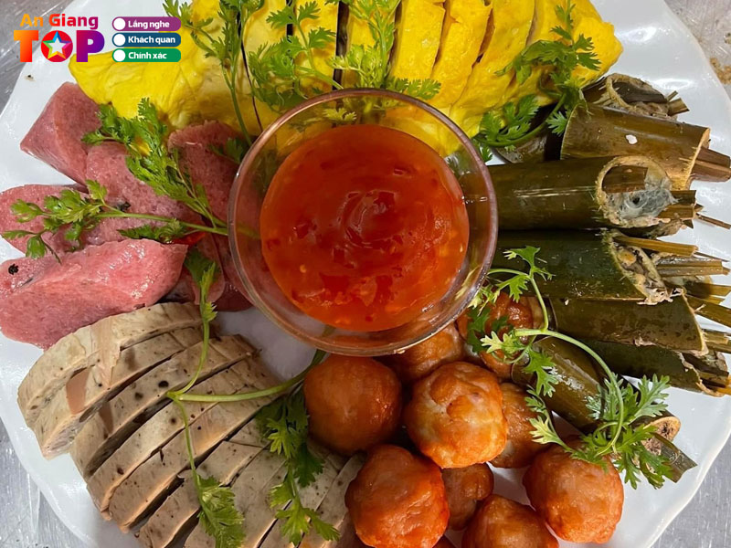 Dich-vu-nau-an-tu-thao-angiangtoplist