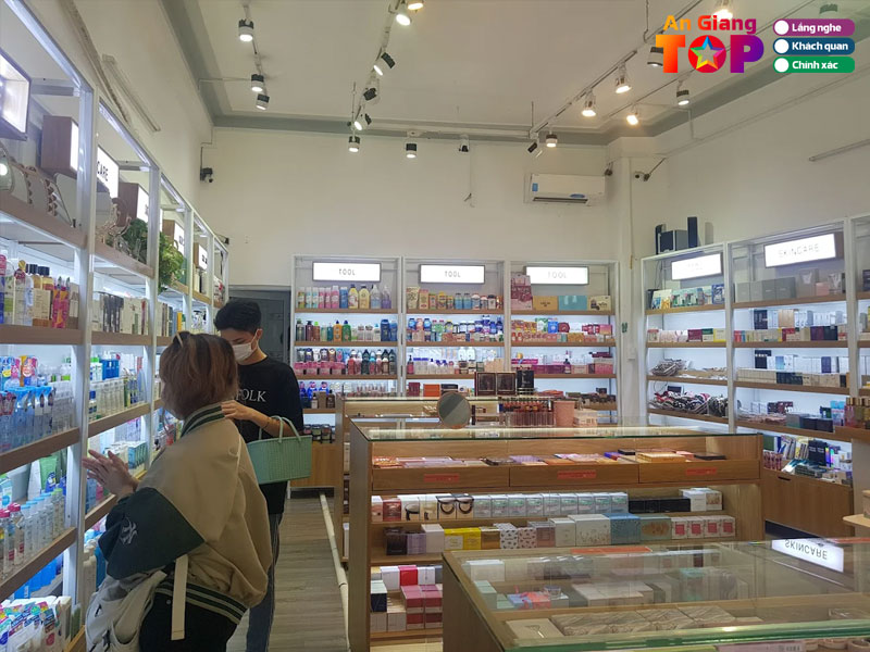 Jannie-cosmetics-angiangtoplist