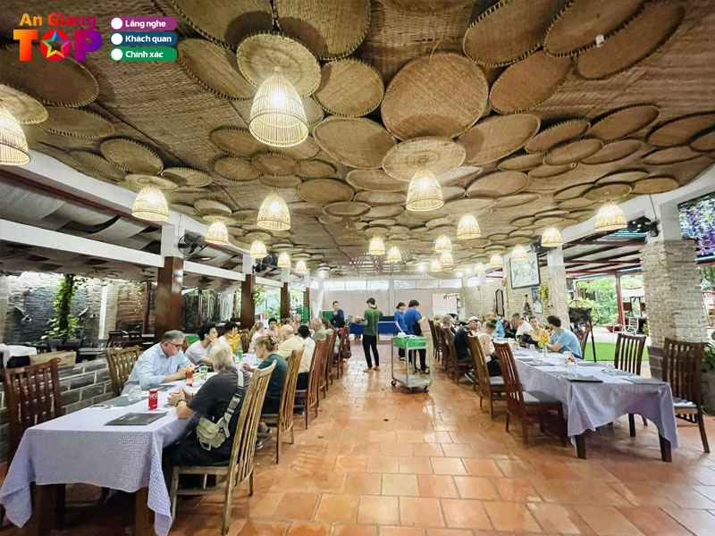 Nha-hang-trai-ca-sau-long-xuyen-angiangtoplist