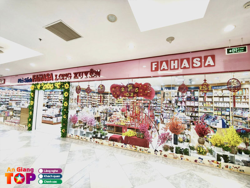 Nha-sach-fahasa-angiangtoplist