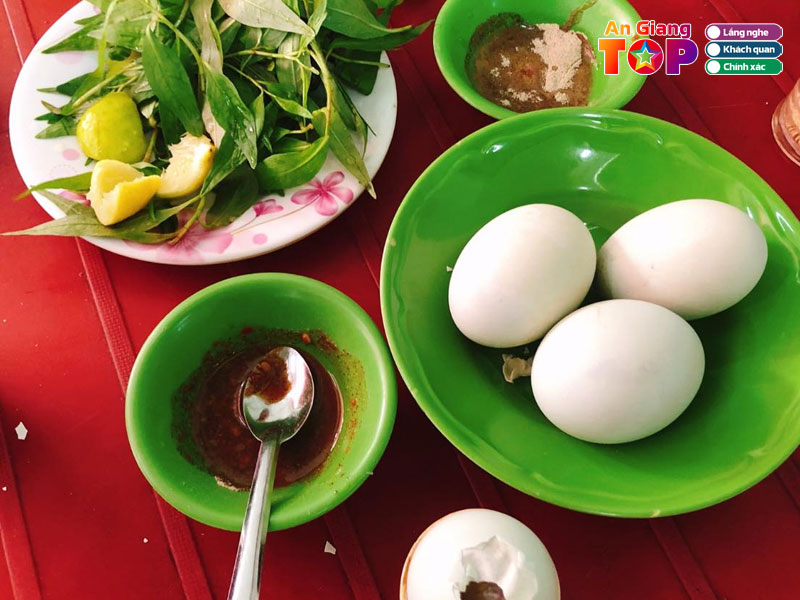 Quan-hot-vit-lon-anh-manh-dia-chi-an-hot-vit-lon-o-an-giang-ngon-mieng-angiangtoplist