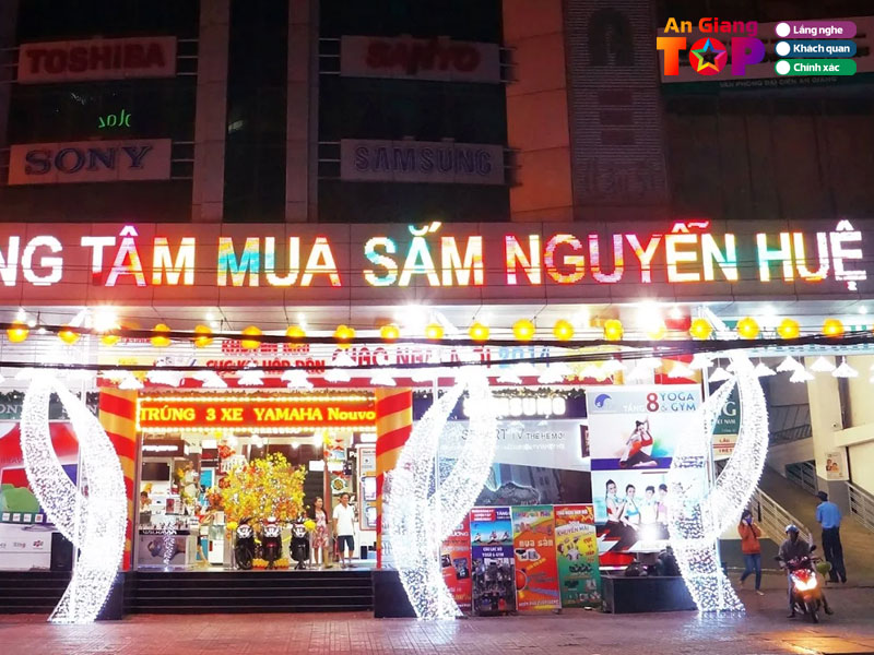 Trung-tam-mua-sam-nguyen-hue-angiangtoplist