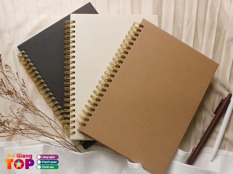 Van-phong-pham-nguyen-le-angiangtoplist