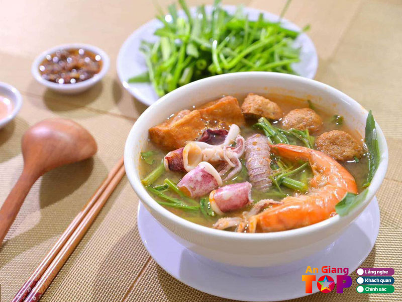Ngan-bun-thai-hu-tieu-muc-angiangtoplist