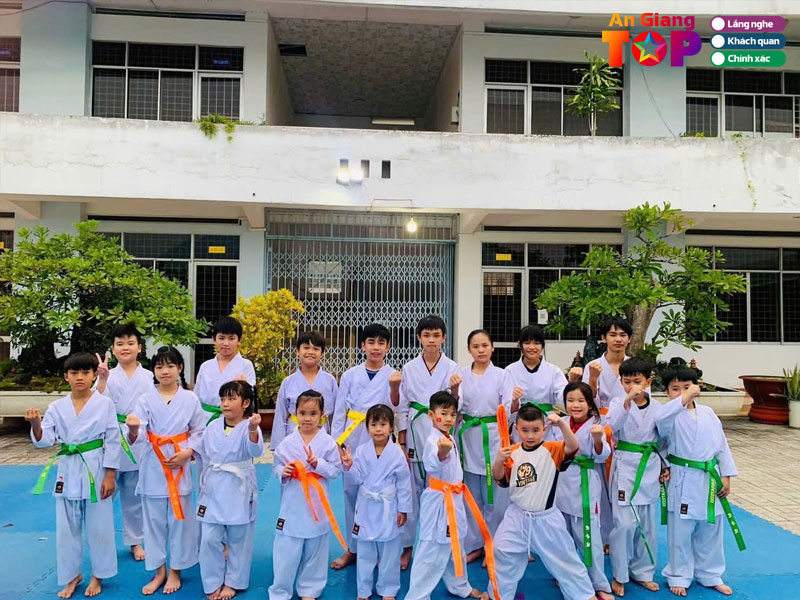 Clb-vo-thuat-karate-long-xuyen-angiangtoplist
