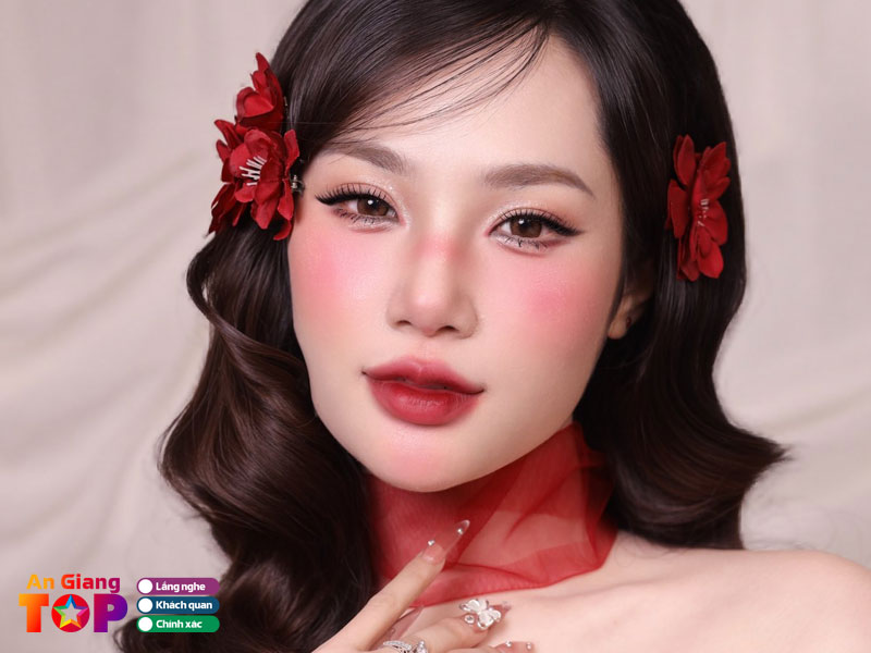 Hoang-kim-ngan-makeup-academy-angiangtoplist