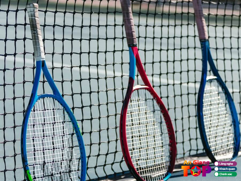 Kinh-nghiem-chon-mua-vot-tennis-phu-hop-angiangtoplist