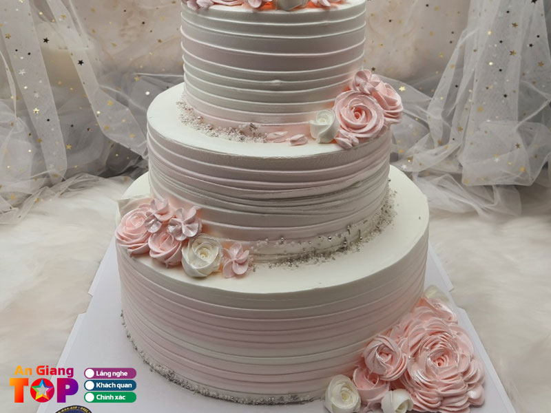 Qs-bakery-tiem-banh-quyen-angiangtoplist