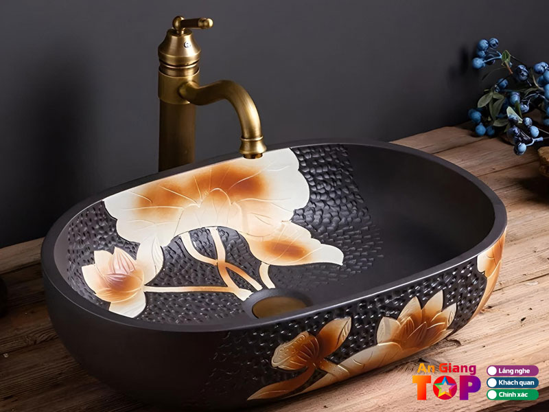 Showroom-thiet-bi-ve-sinh-phuc-tien-angiangtoplist