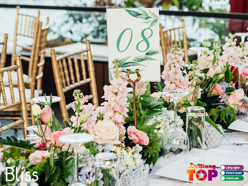 Tieu-chi-chon-dich-vu-trang-tri-tiec-cuoi-dep-angiangtoplist