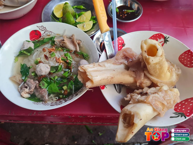 Hu-tieu-nam-vang-5-truyen-angiangtoplist