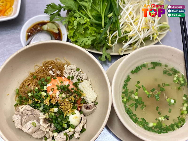 Hu-tieu-nam-vang-hang-quan-angiangtoplist