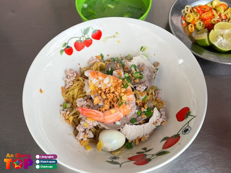 Hu-tiu-nam-vang-cay-bang-angiangtoplist