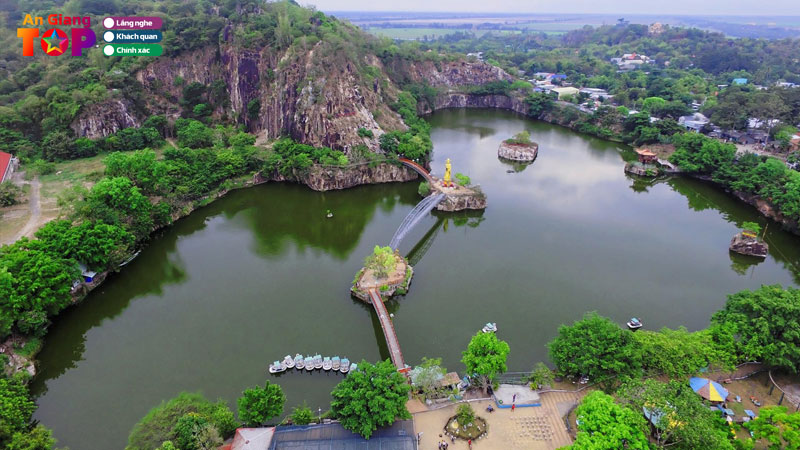 Khu-du-lich-ho-ong-thoai-o-an-giang-ve-dep-yen-binh-va-doc-dao-angiangtoplist