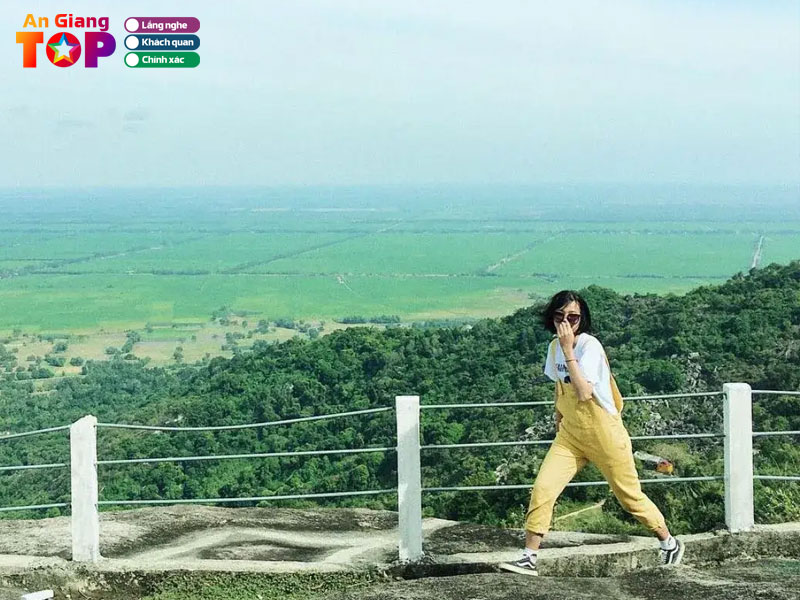 Kinh-nghiem-check-in-va-kham-pha-nui-co-to-1-angiangtoplist