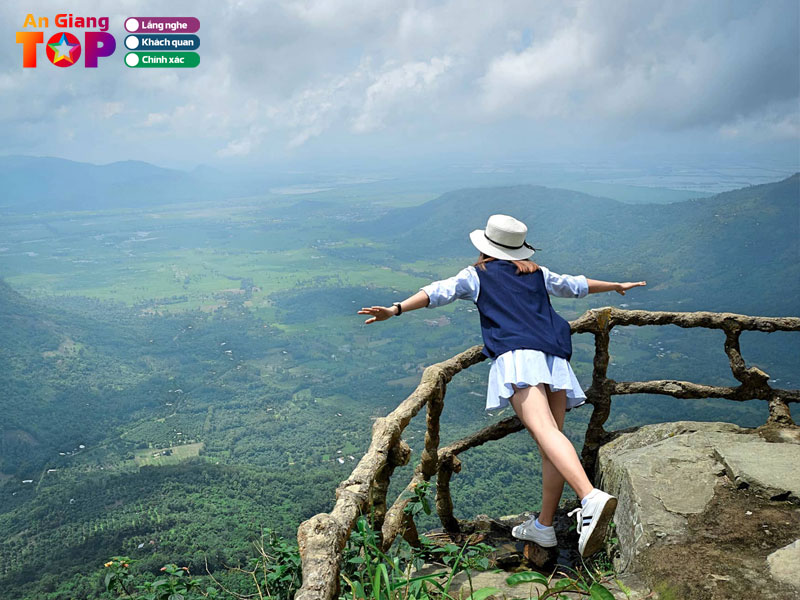 Kinh-nghiem-check-in-va-kham-pha-nui-co-to-2-angiangtoplist