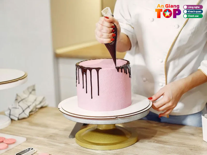 Kinh-nghiem-chon-noi-hoc-lam-banh-uy-tin-tai-an-giang-angiangtoplist