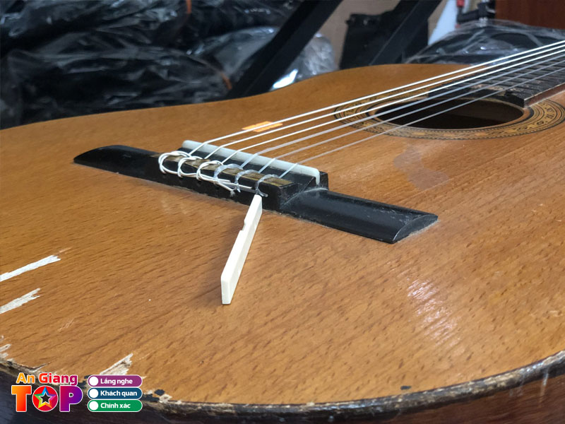Lam-sao-de-chon-duoc-noi-sua-dan-guitar-uy-tin-angiangtoplist