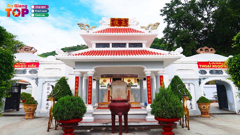 Lang-thoai-ngoc-hau-o-an-giang-cong-trinh-lich-su-giua-long-chau-doc-angiangtoplist